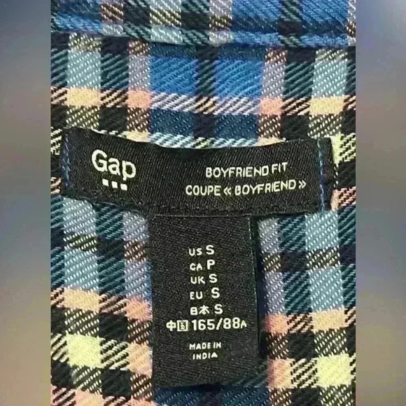 Gap Women’s size Small Boyfriend fit plaid flannel - Picture 3 of 6